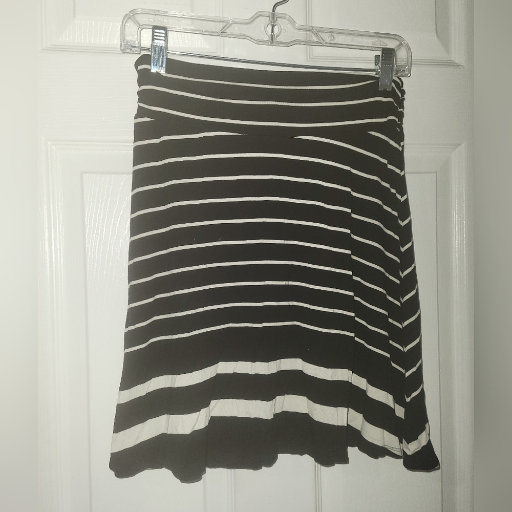 Gently used Women's Merona skirt